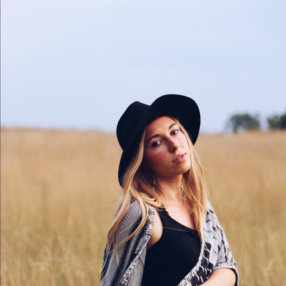 Meet your Posher, Emma